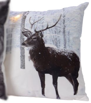 Coussin à LED décor Cerf en hiver 40x40cm