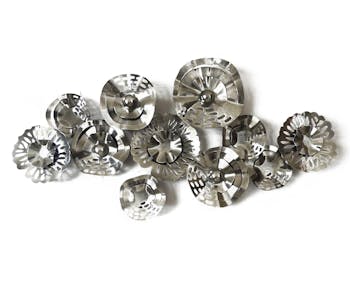 Décoration murale Disques de métal ajourés argentés 133x65,5cm