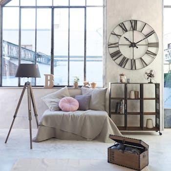 Lampadaire en bois patiné grisé forme trépied et abat-jour gris H145cm