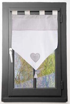 Brise bise romantique en pointe rayé écru et gris décor coeur brodé avec pompon 60x60cm 100% coton CHINON