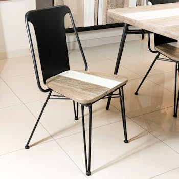 Chaise en Acacia massif bandes teintes variées et métal noir 50,5x49x85cm CADIX
