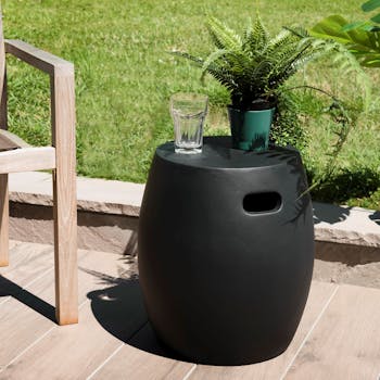 Petite table basse de jardin béton noir forme tonneau SUMMER