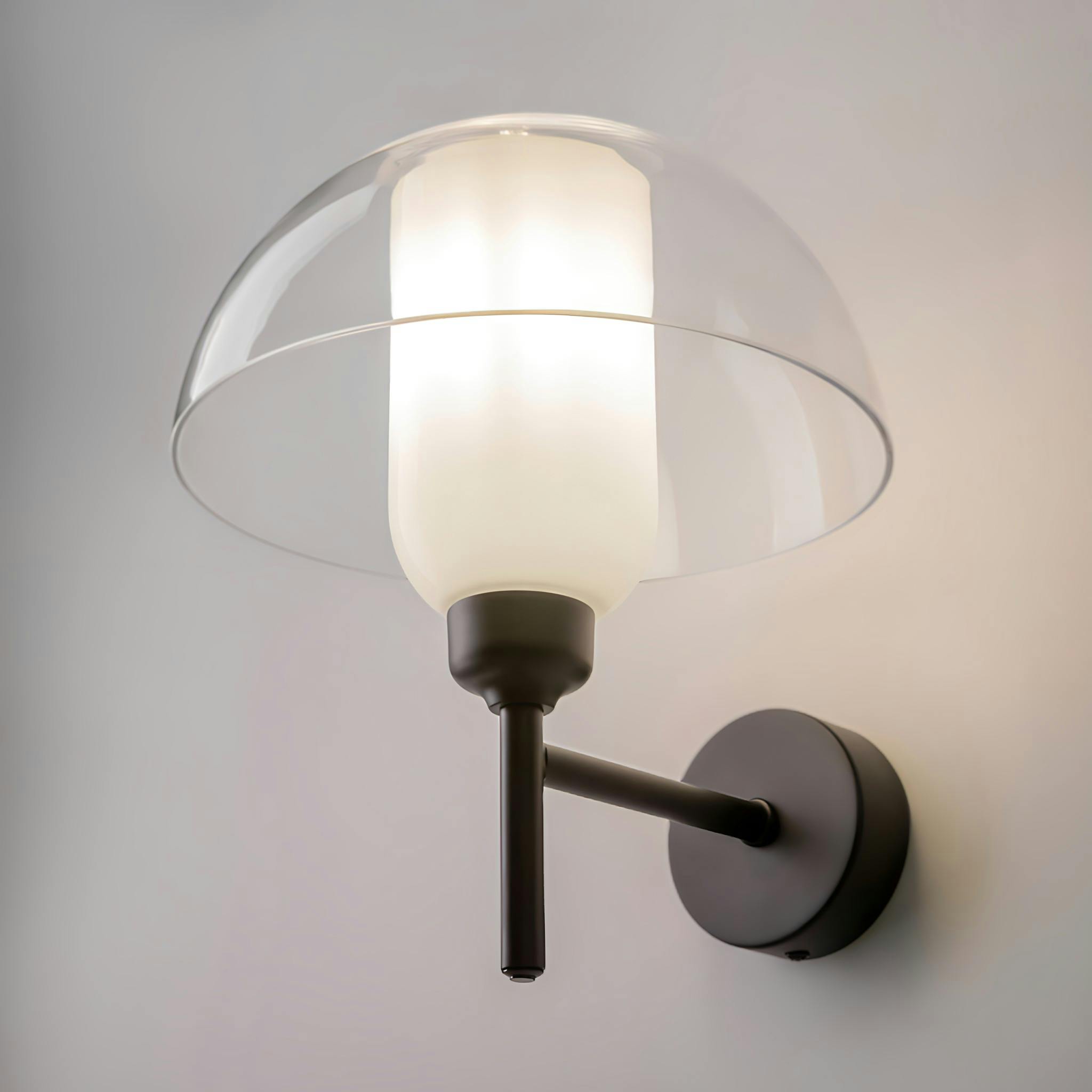 Applique murale blanche rétro – dôme verre & opalin WINDER