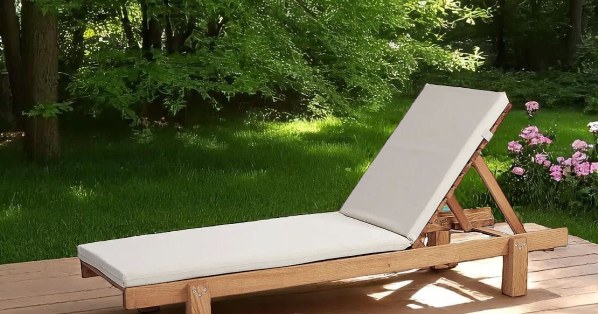 Bain de soleil en bois avec coussin TALIFA | Transats / Bains de soleil ...
