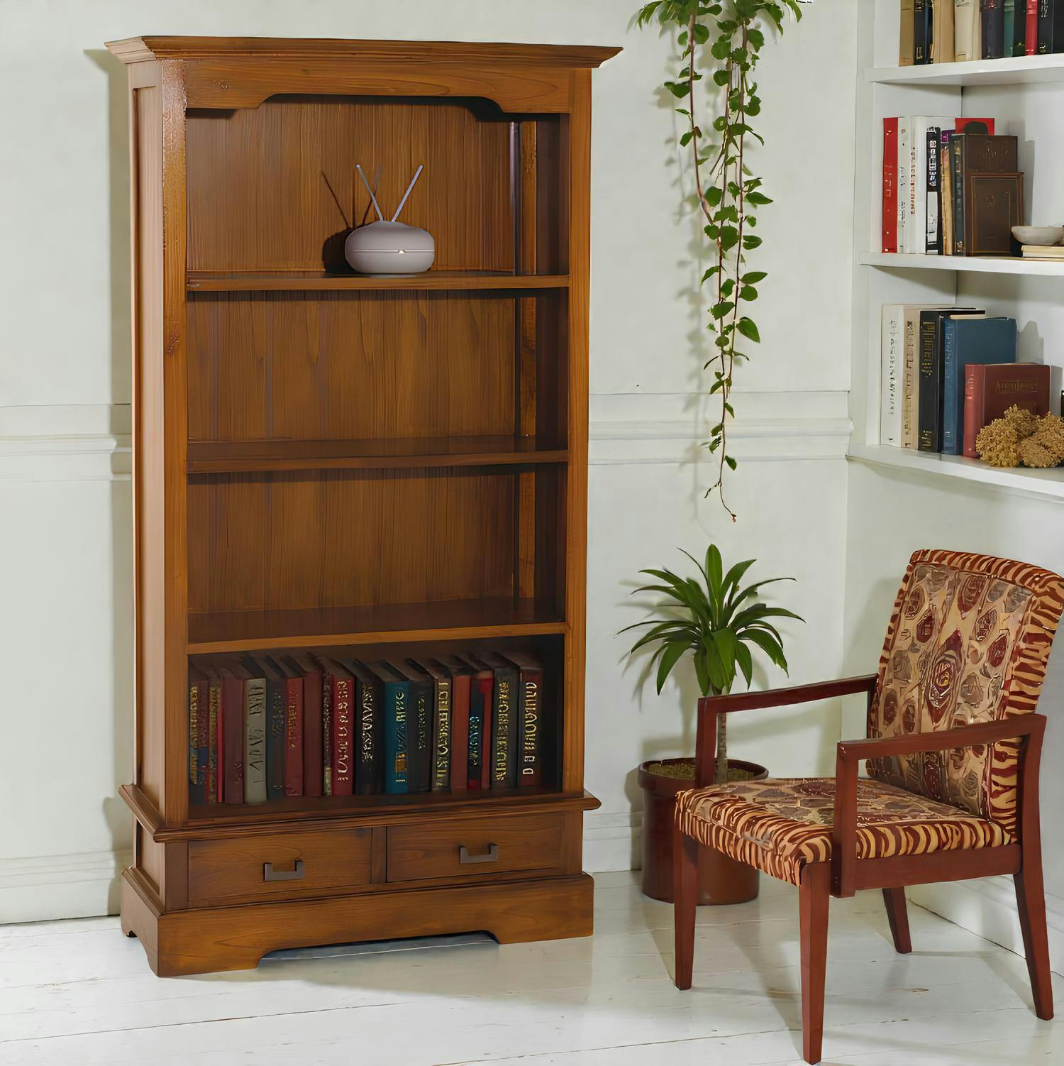 Bibliotheque etagere en bois fonce de style exotique