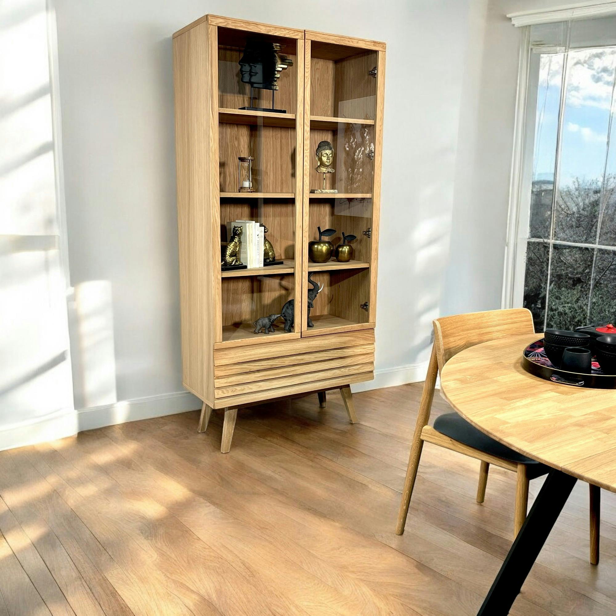 Bibliothèque vitrine en bois de chêne huilé COLOGNE