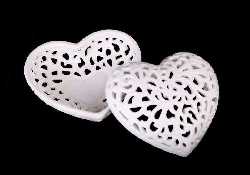 Boite c?ur dentelle céramique blanche 11,5x13x6,5cm