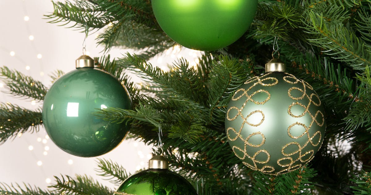 Boules de Noël vertes en verre (boîte de 4) | Décorations de Noël Boules de Noël vertes en verre (boîte de 4) | Décorations de Noël