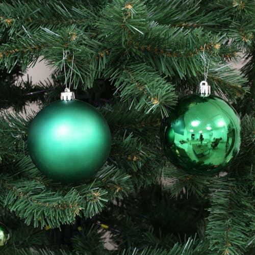 Boules de Noël vertes brillantes et mates (boîte de 4)