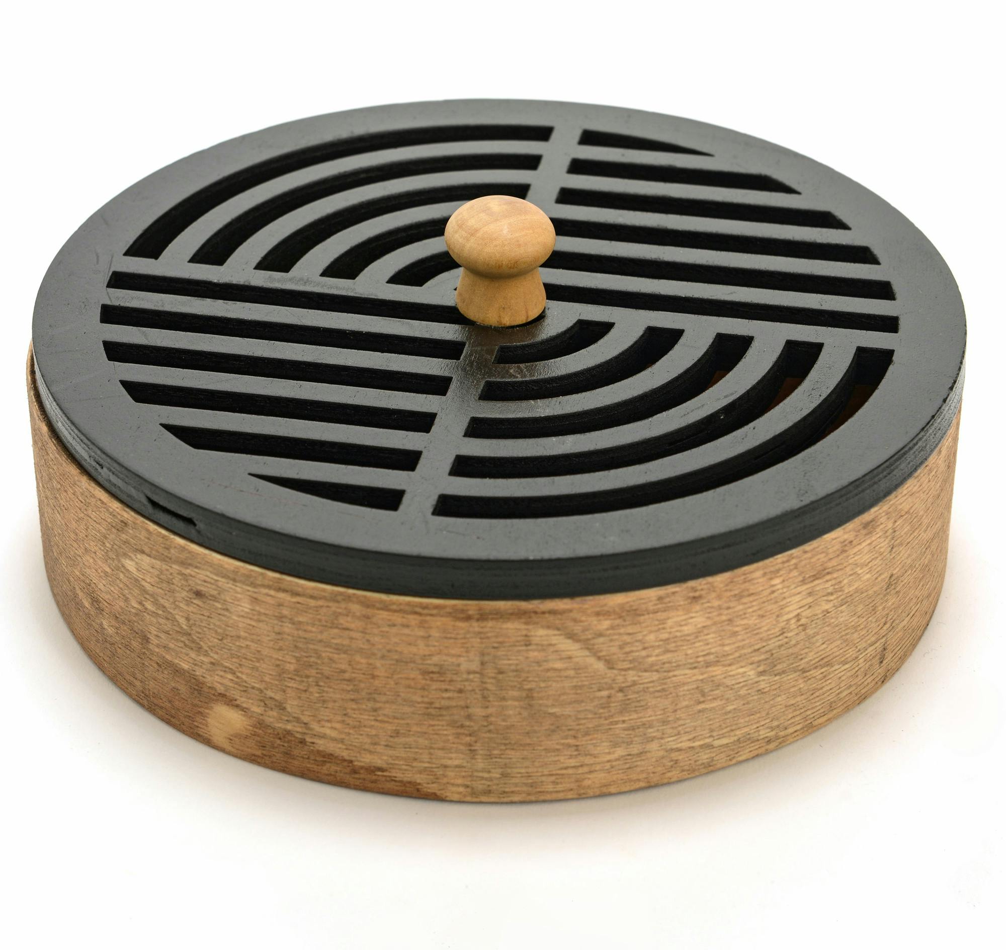 Boite ronde en bois sculpté stries D19cm