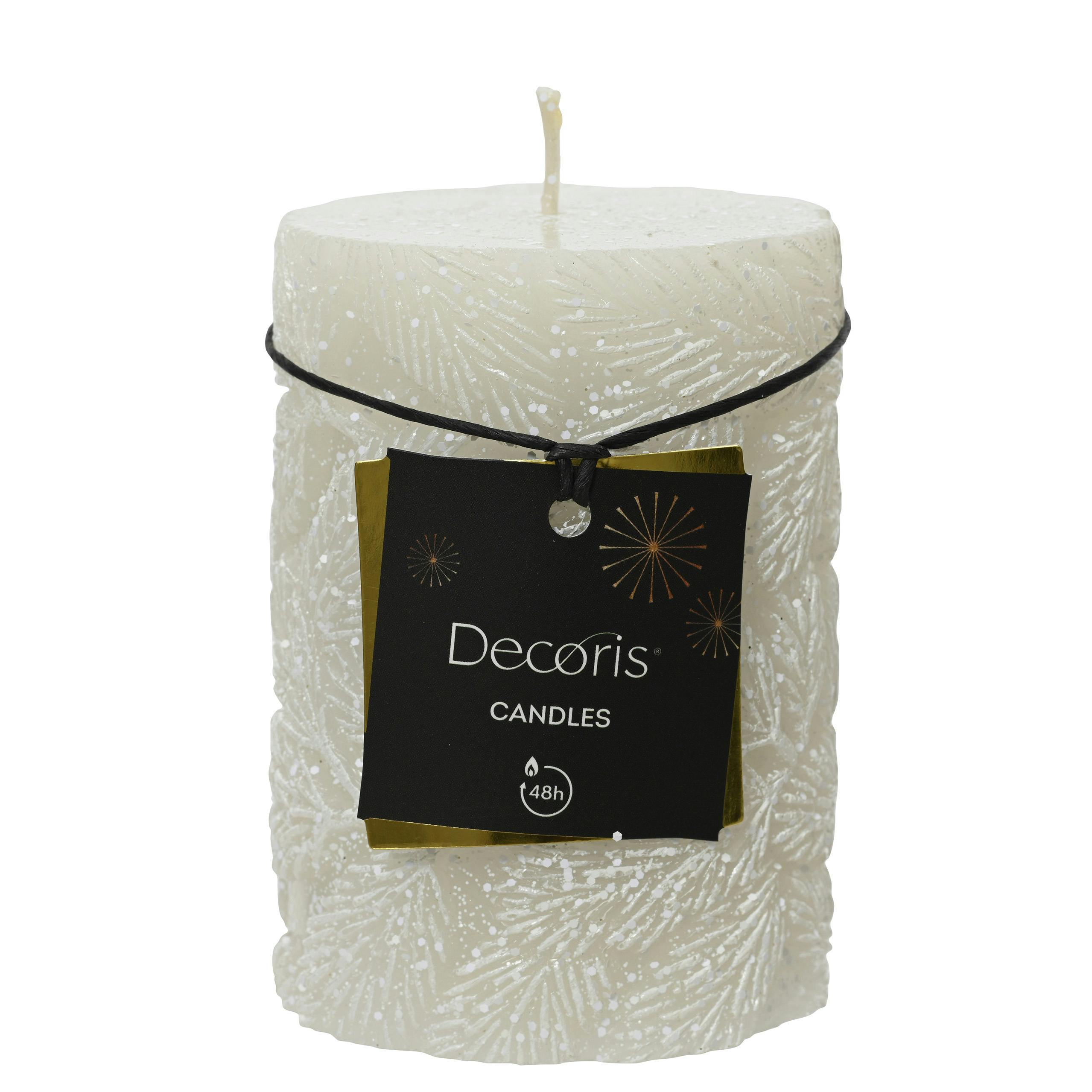 Bougie blanche décor feuilles en relief H10 cm