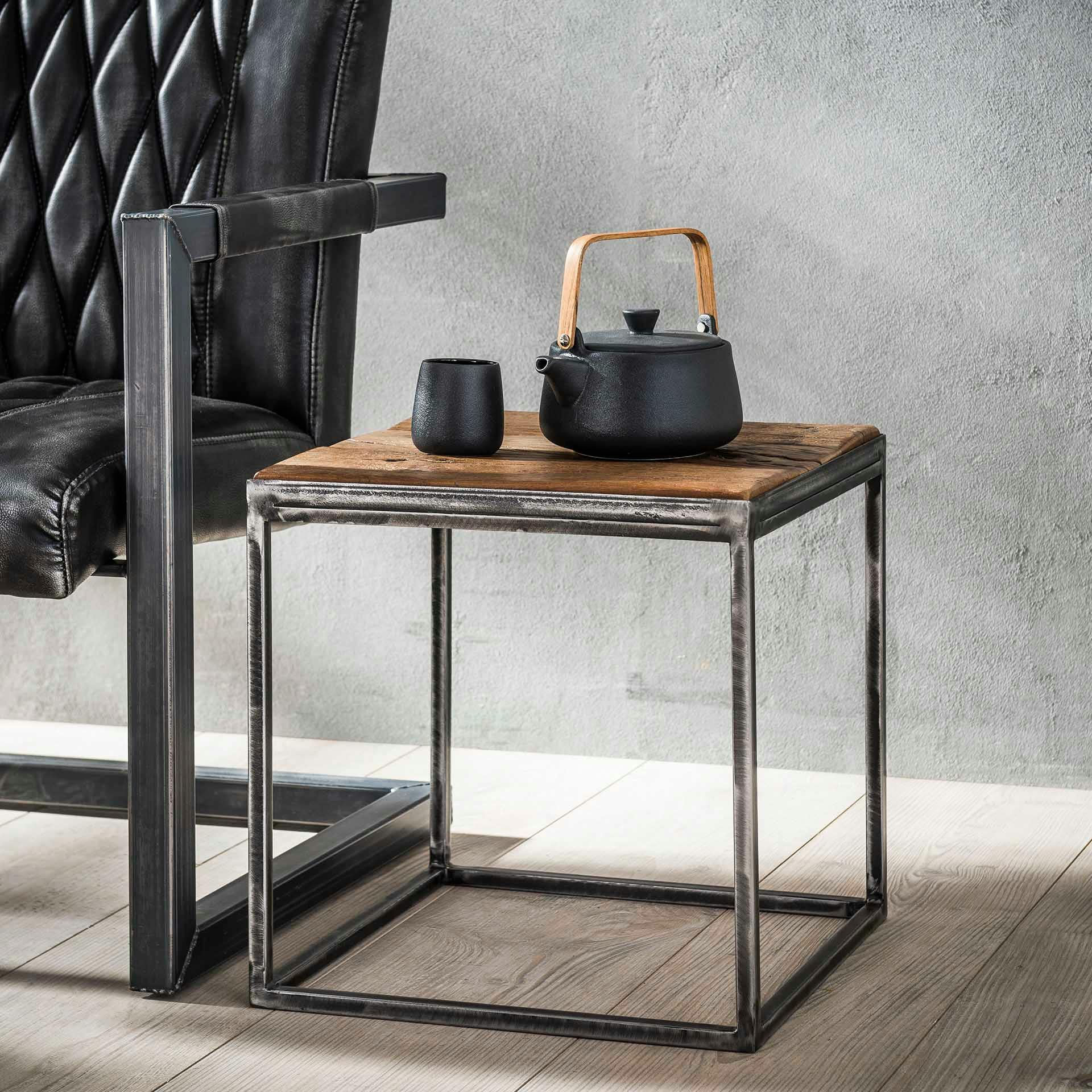 Bout de canapé bois brut recyclé carré PM OMSK