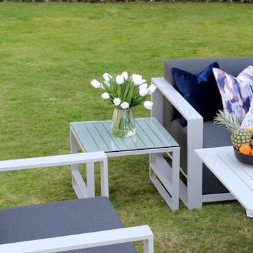  Bout de canapé design jardin en aluminium blanc et en verre MAJORQUE