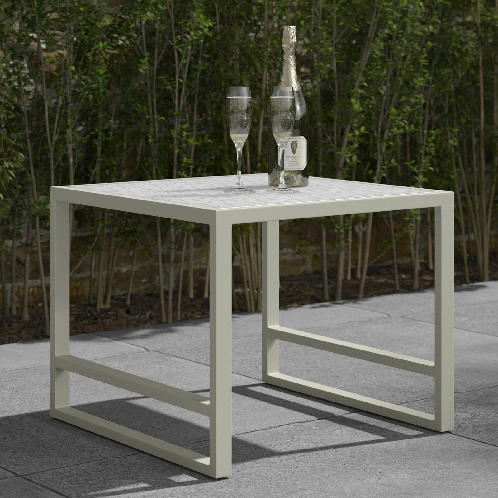 Bout de canapé design jardin en aluminium gris avec motifs graphiques LANZAROTE