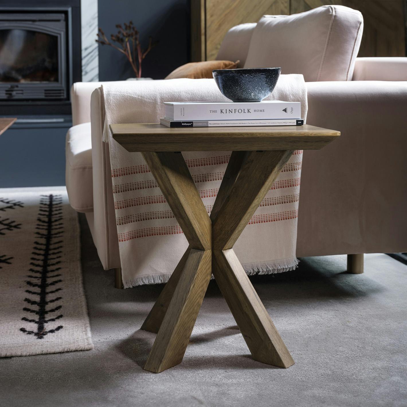 Bout de canapé en bois de chêne MANHATTAN