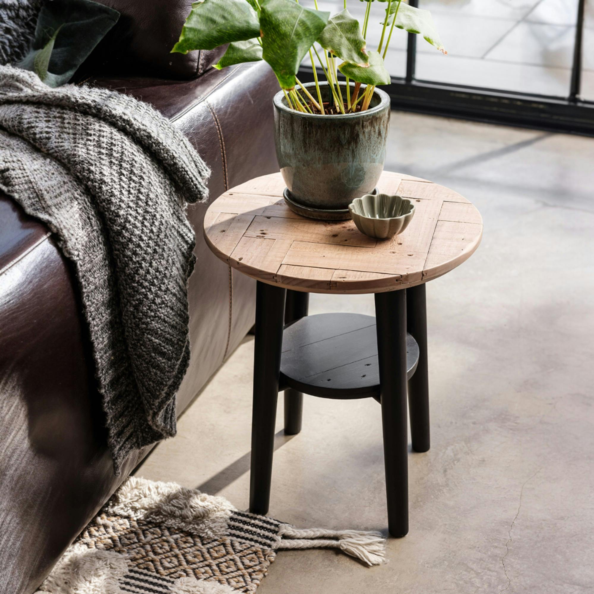 Bout de canapé en bois recyclé FSC motif chevron FAGA