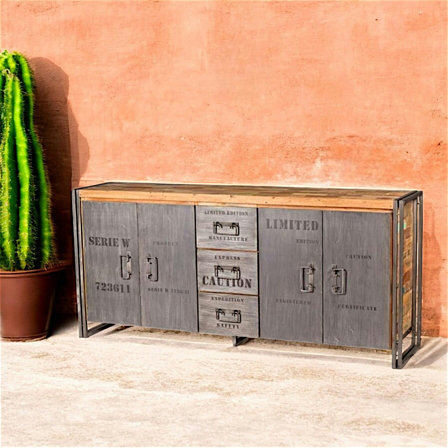 Grand buffet bahut en bois recycle et metal de style industriel