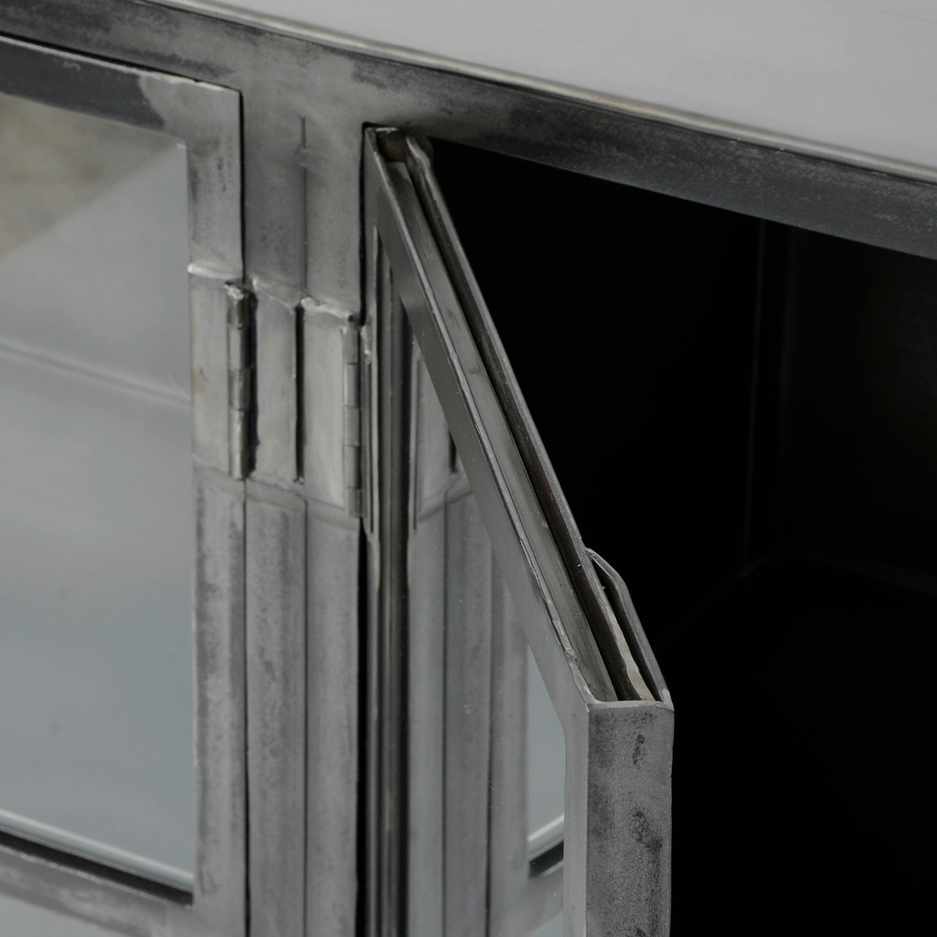 Buffet industriel métal verre ROADIES | Buffets / Bahuts | Pier Import