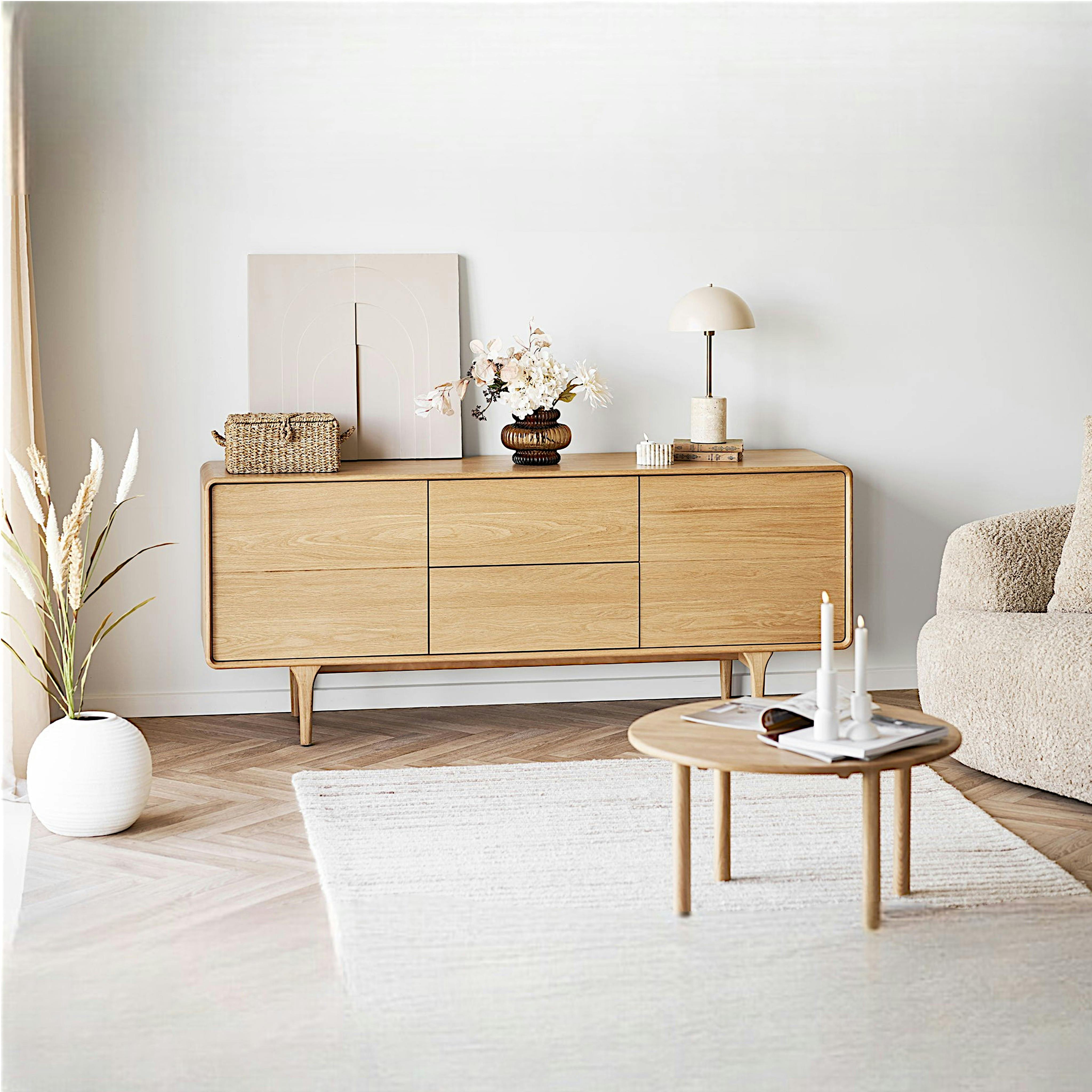 Buffet scandinave en placage chêne 2 portes 2 tiroirs TARAZ