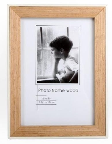 Cadre photo pour photo 13x18cm en bois naturel et bordure blanche
