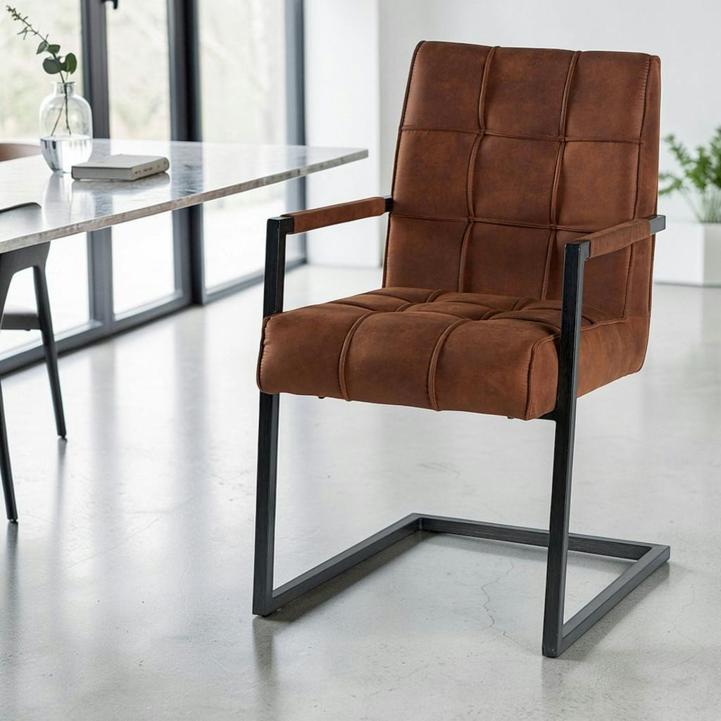 Chaise avec accoudoirs en tissu marron havane capitonné quadrillé et pieds métal 55x65x90cm KERALA