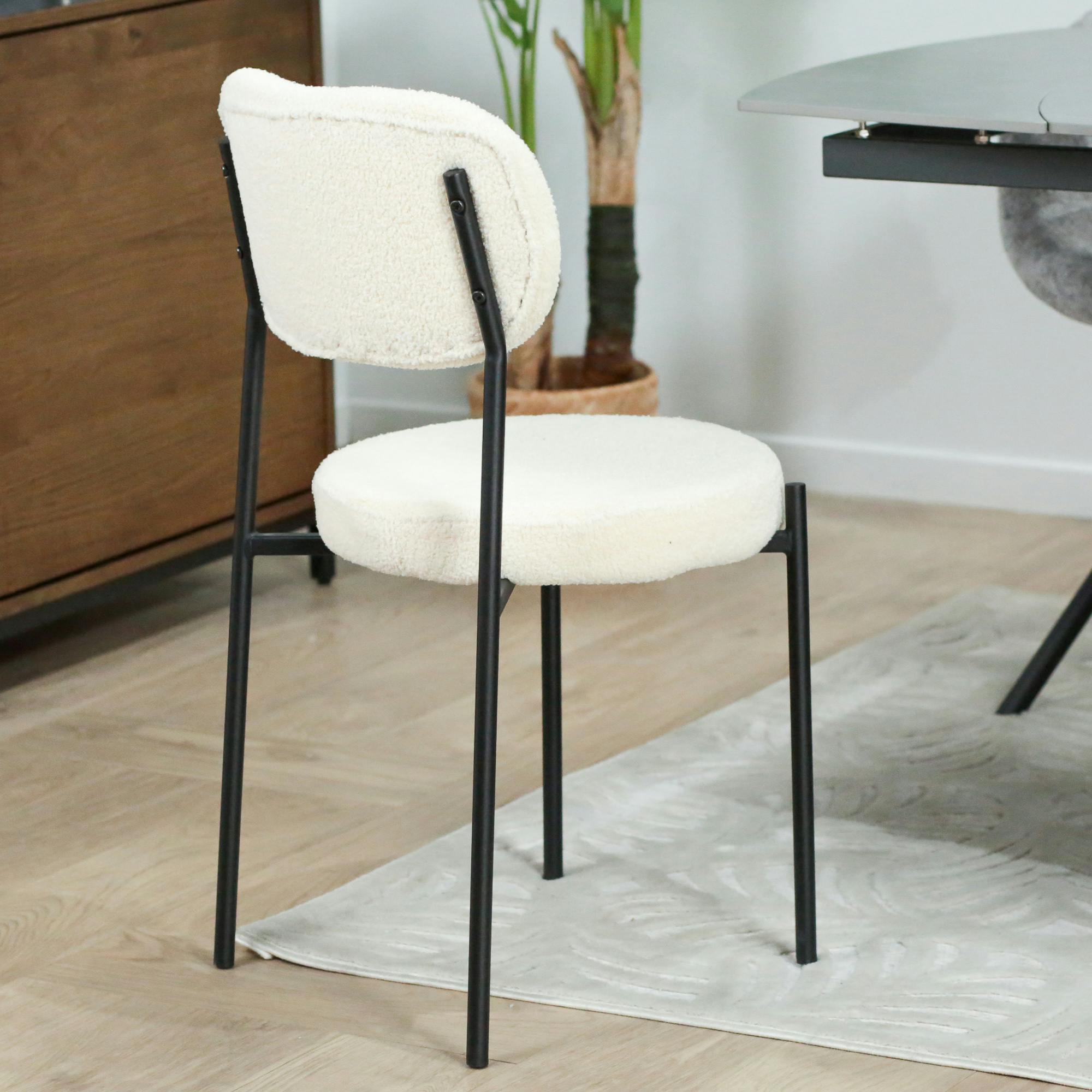 Pier Import Chaise