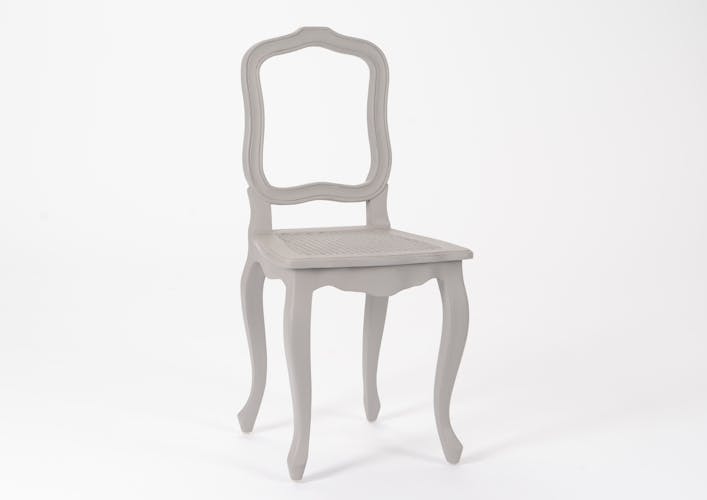 Chaise cannée romantique en bois patiné gris MERVEILLE H93cm AMADEUS
