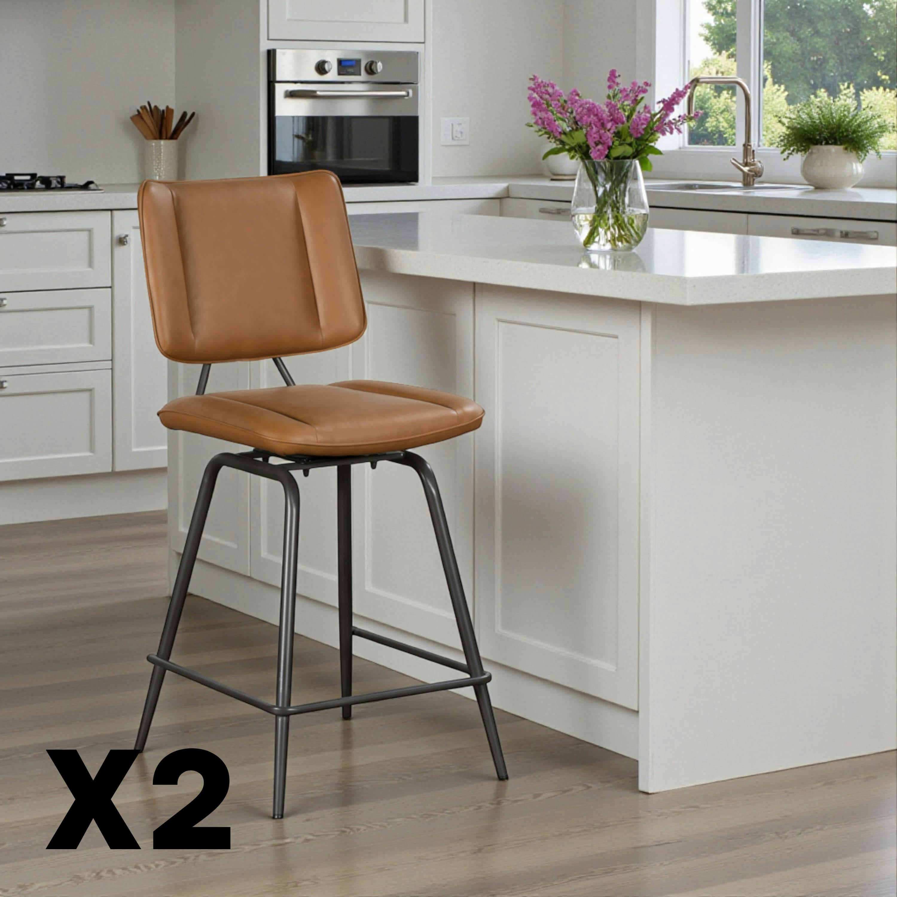 Chaise de bar cognac à pieds métal, décor bouton (lot de 2) OKA