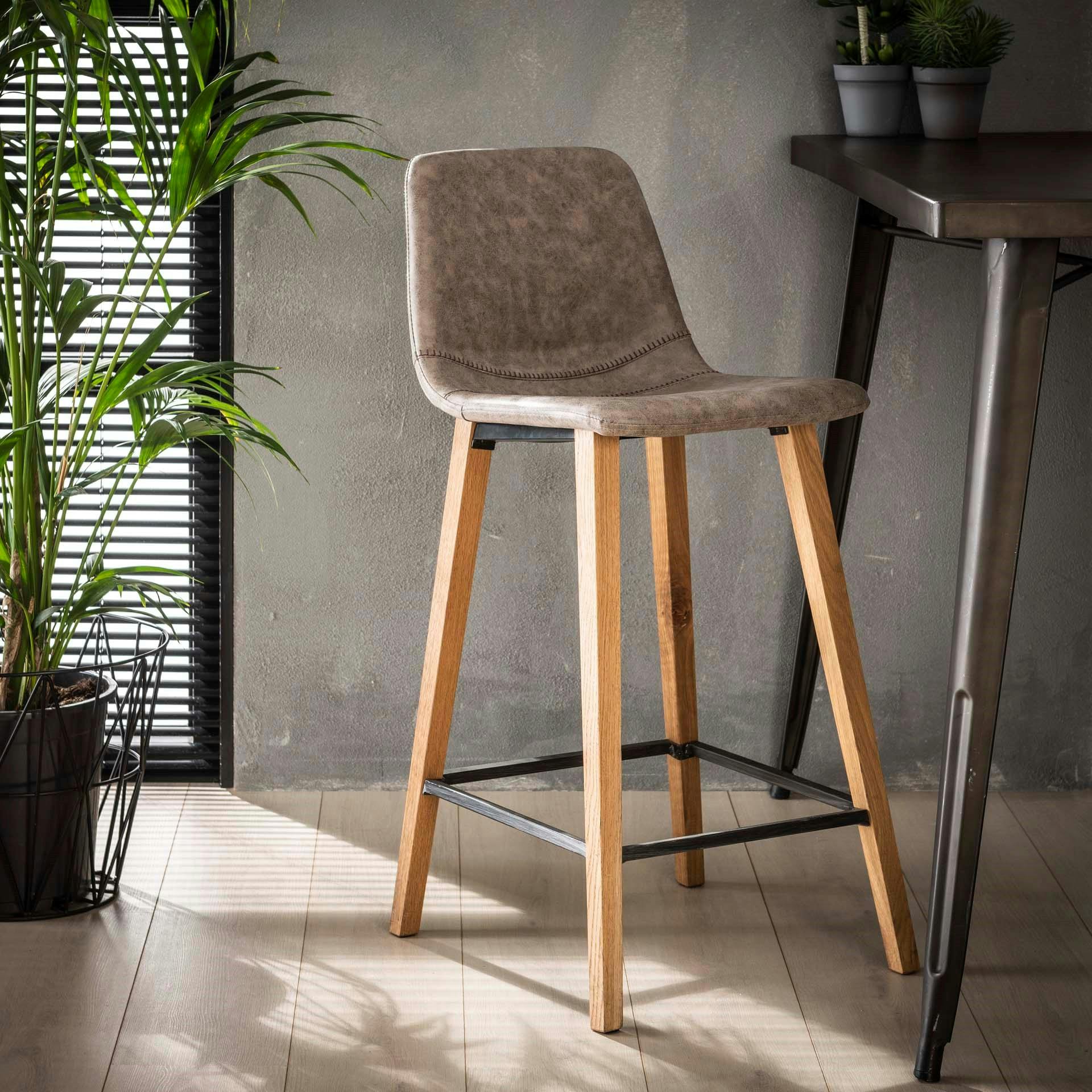 Chaise de bar marron coutures apparentes pieds chêne blond JAVA