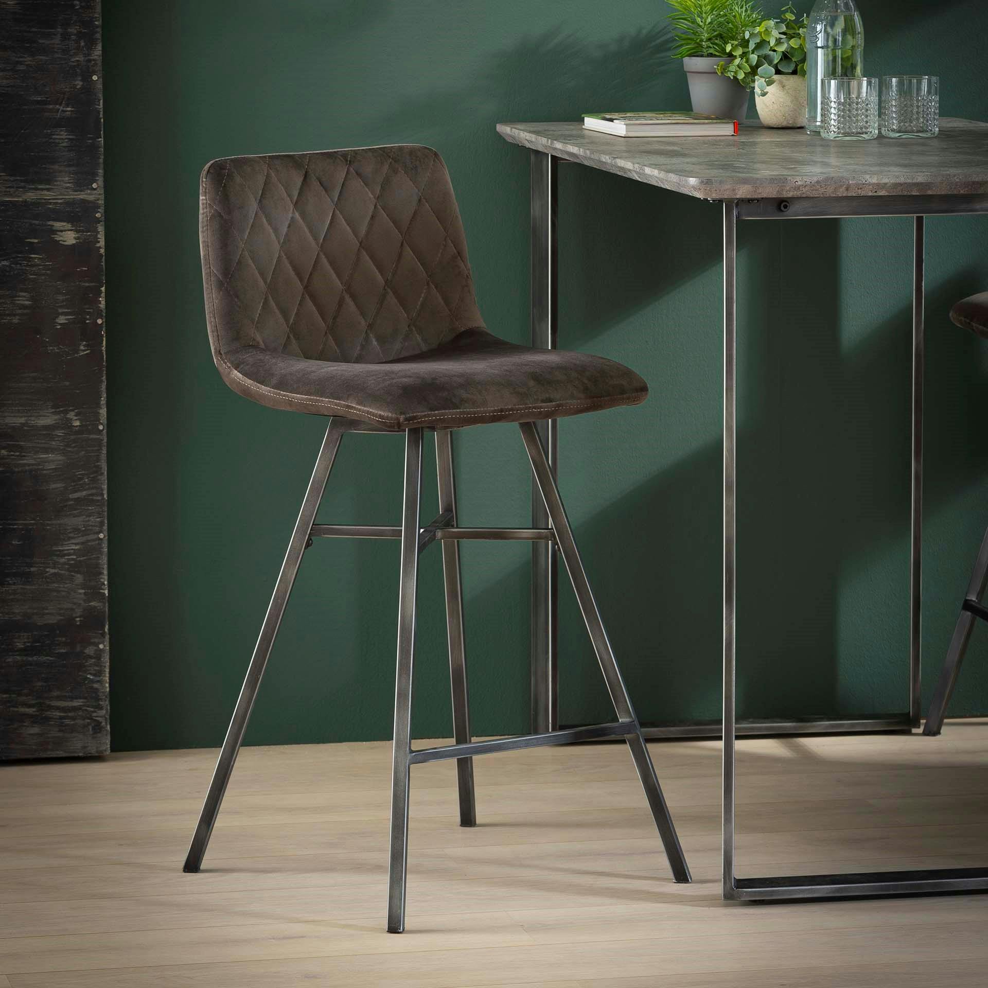 Chaise de bar velours anthracite pieds étoile JAVA
