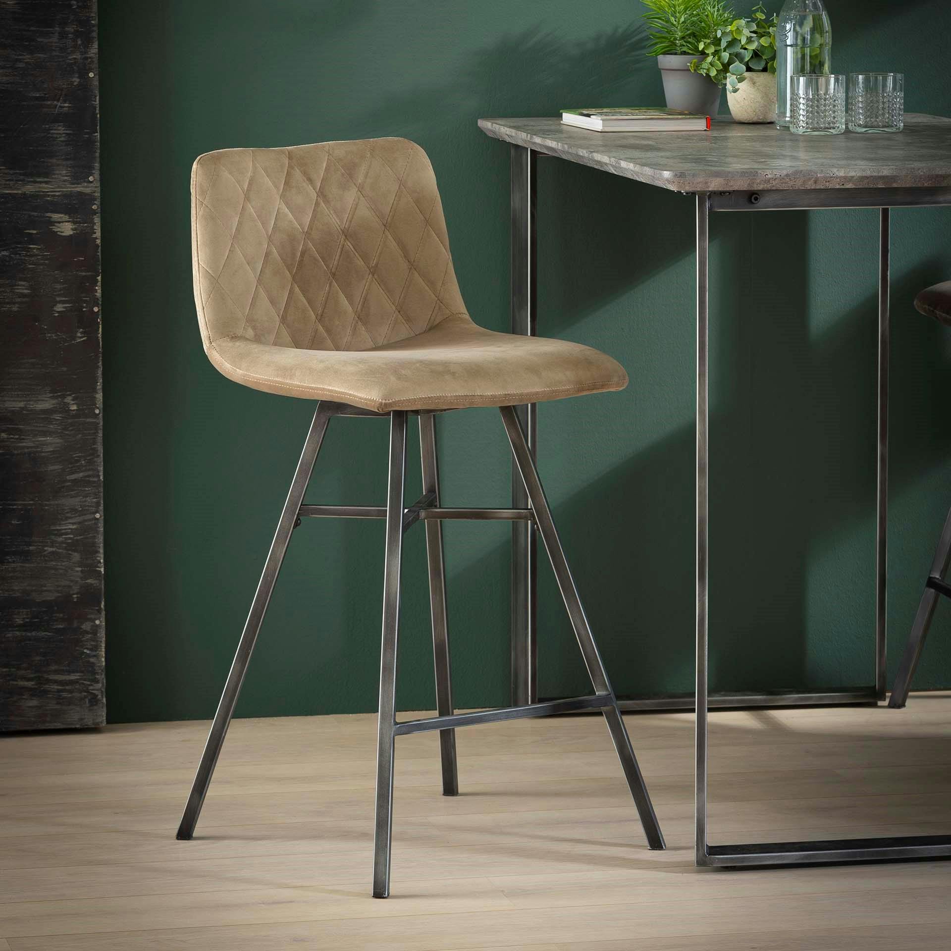 Chaise de bar velours sable pieds étoile JAVA