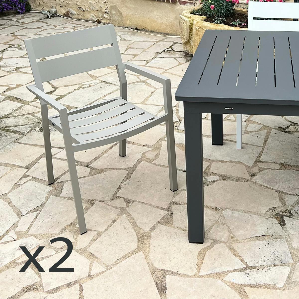 Chaise de jardin avec accoudoirs en aluminium gris sable (lot de 2) STOCKHOLM