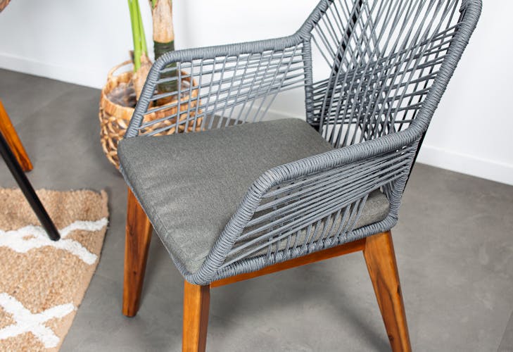 Chaise de jardin grise en corde tressée et pieds bois FSC® GRENADE