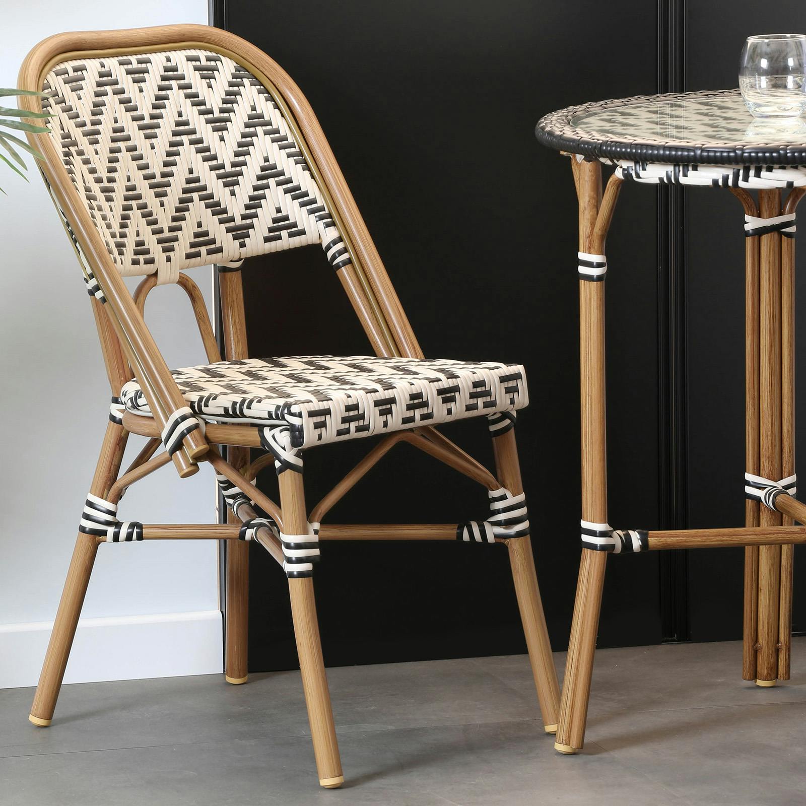 Chaise de jardin motif zigzag