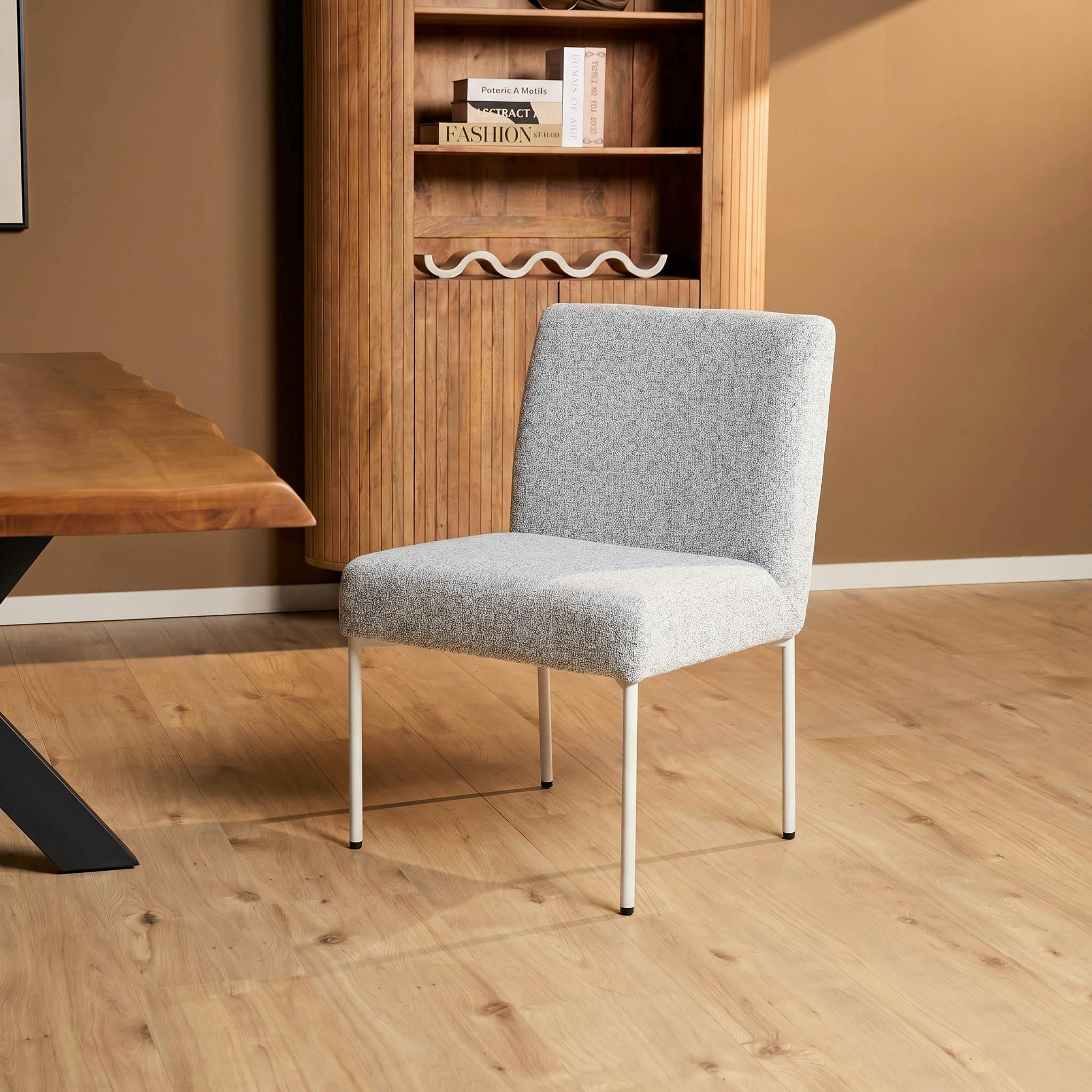 Chaise de salle à manger grise assise large 70 cm RIVANO