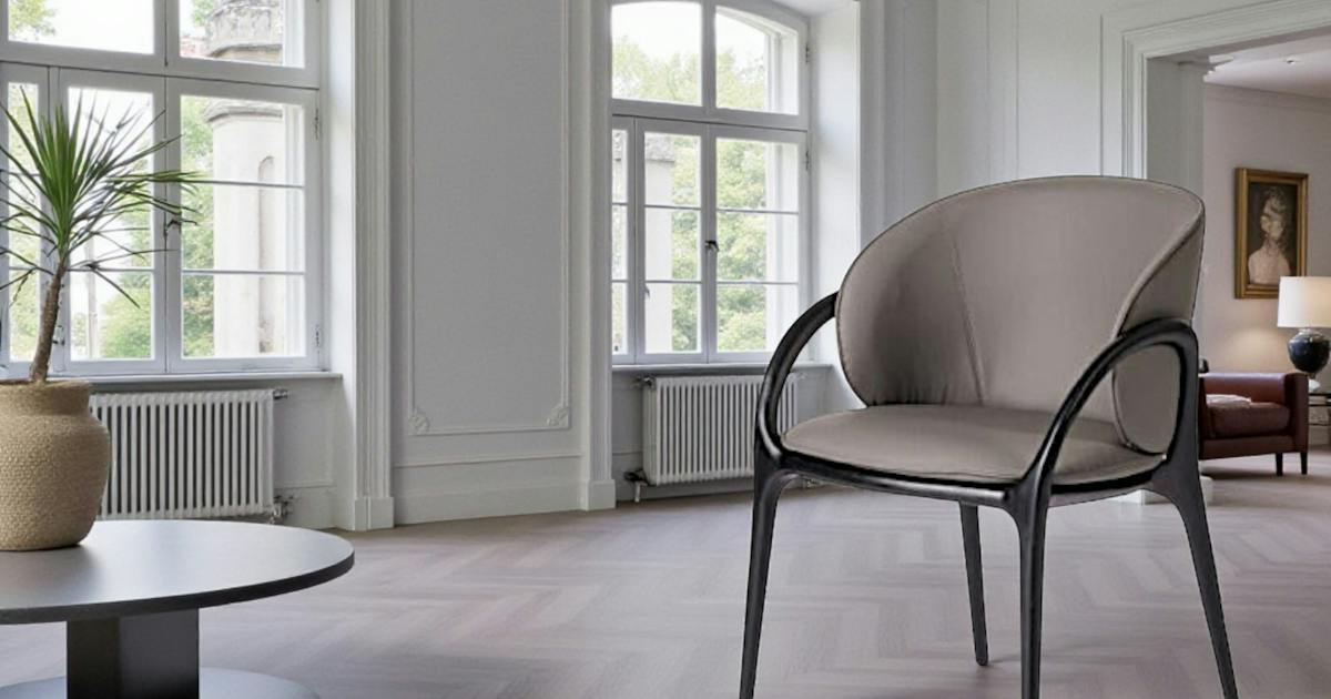Chaise en cuir gris foncé dos rond accoudoirs bois noir ALDER | Chaises ...