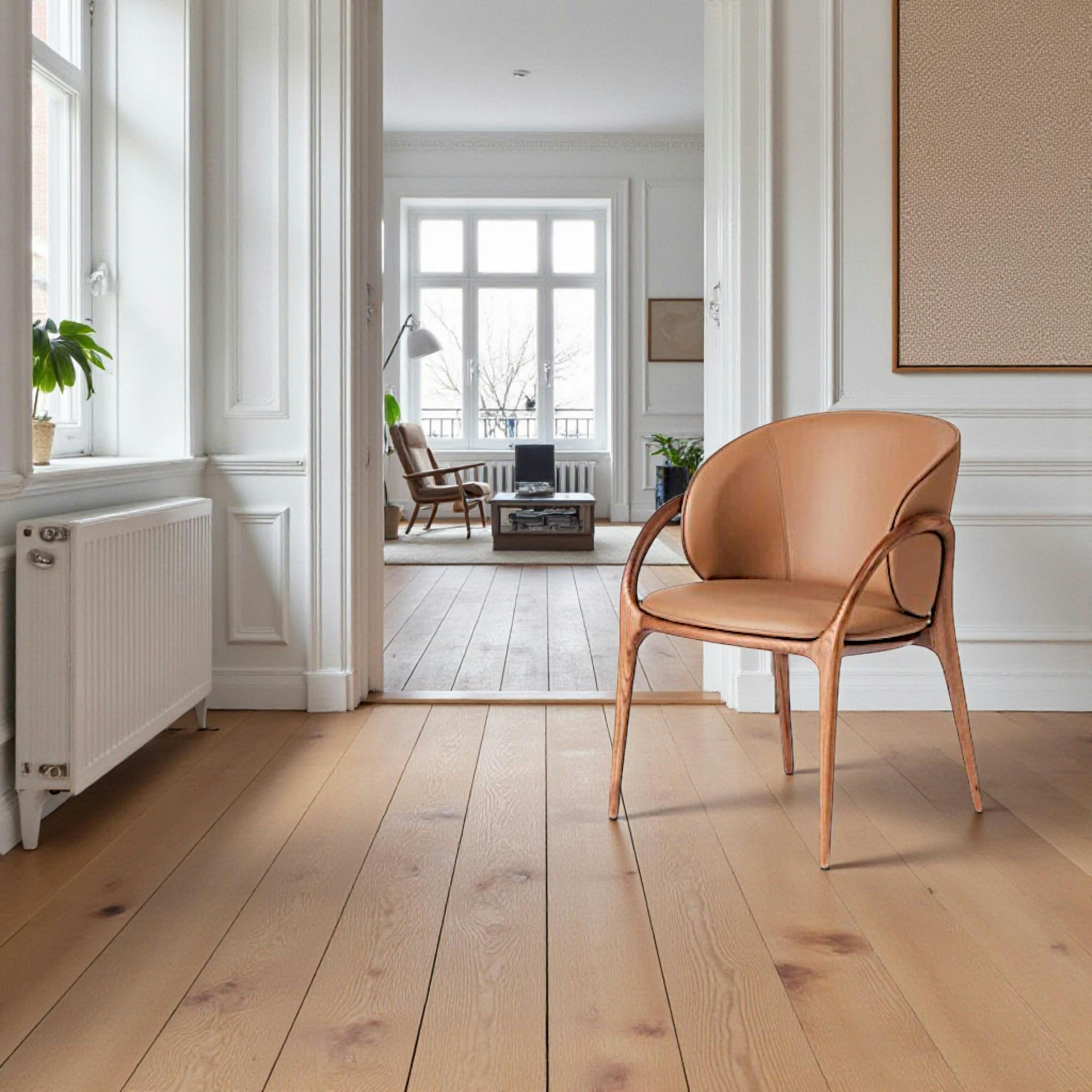 Chaise en cuir marron dos rond accoudoirs bois brun ALDER