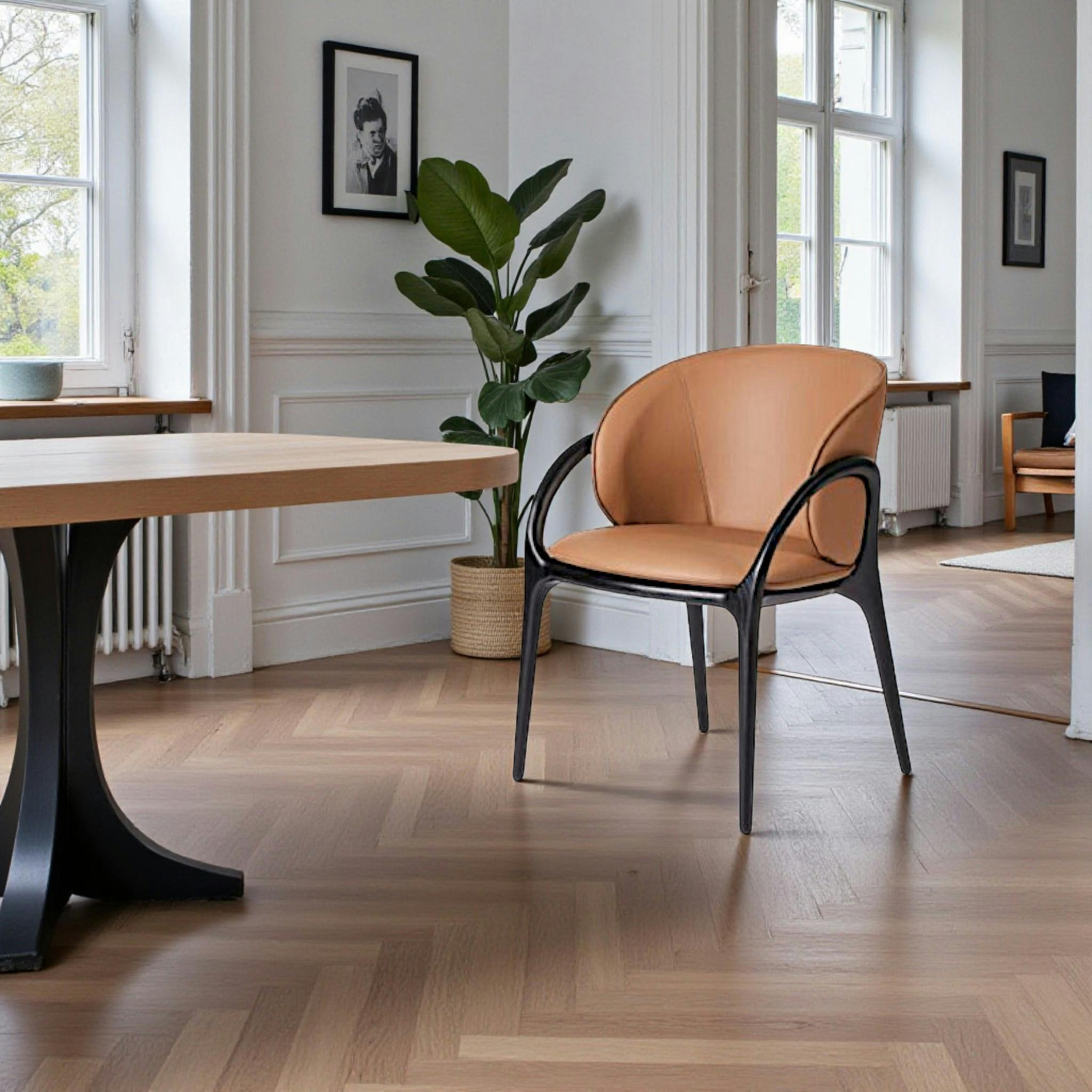 Chaise en cuir marron dos rond accoudoirs bois noir ALDER