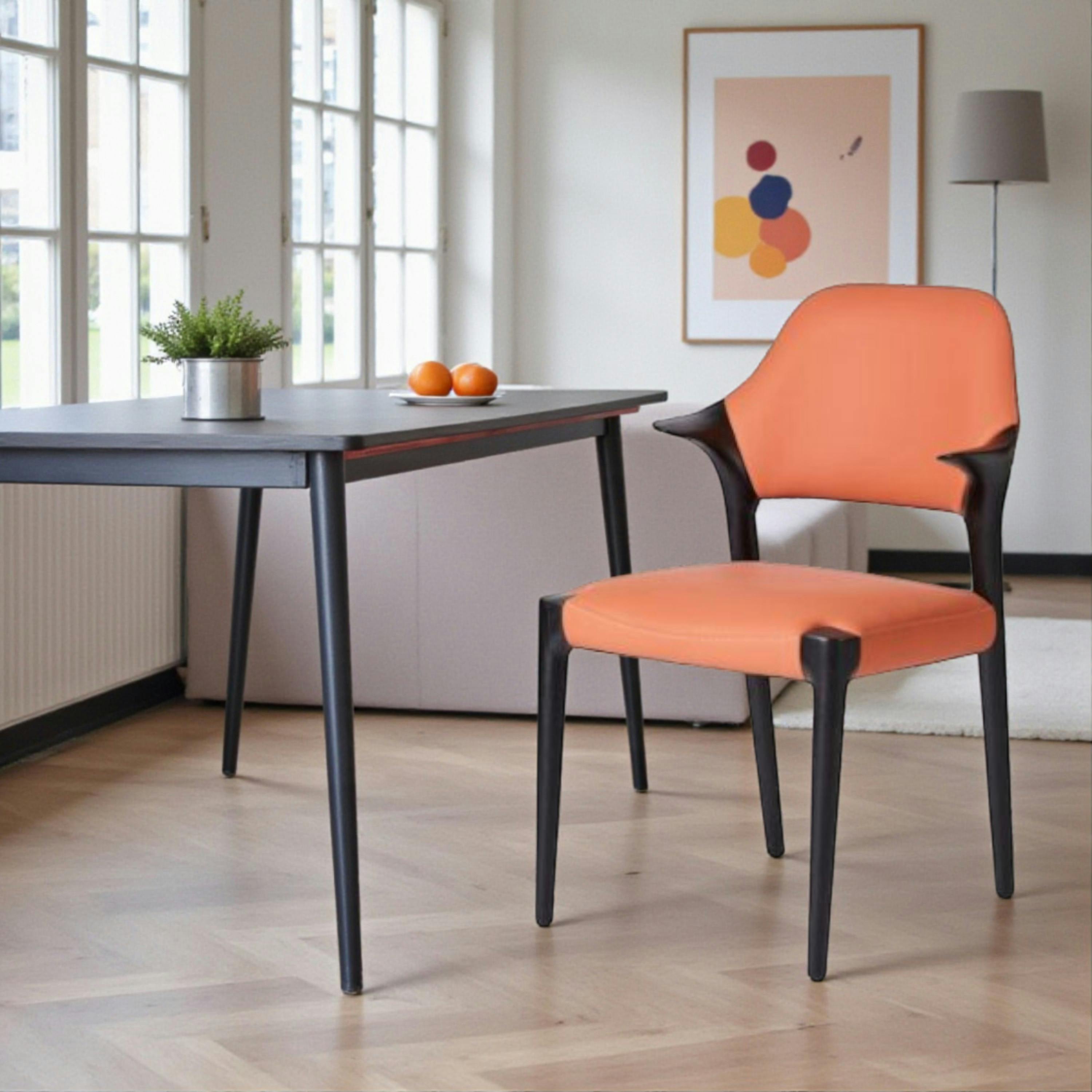 Chaise en cuir rouille design, accoudoirs bois noir ALDER