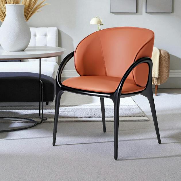 Chaise en cuir terracotta dos rond accoudoirs bois noir ALDER | Chaises ...