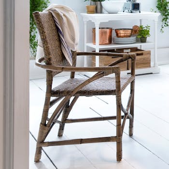Chaise en rotin avec accoudoirs et dossier plein 54x97cm ROYAN