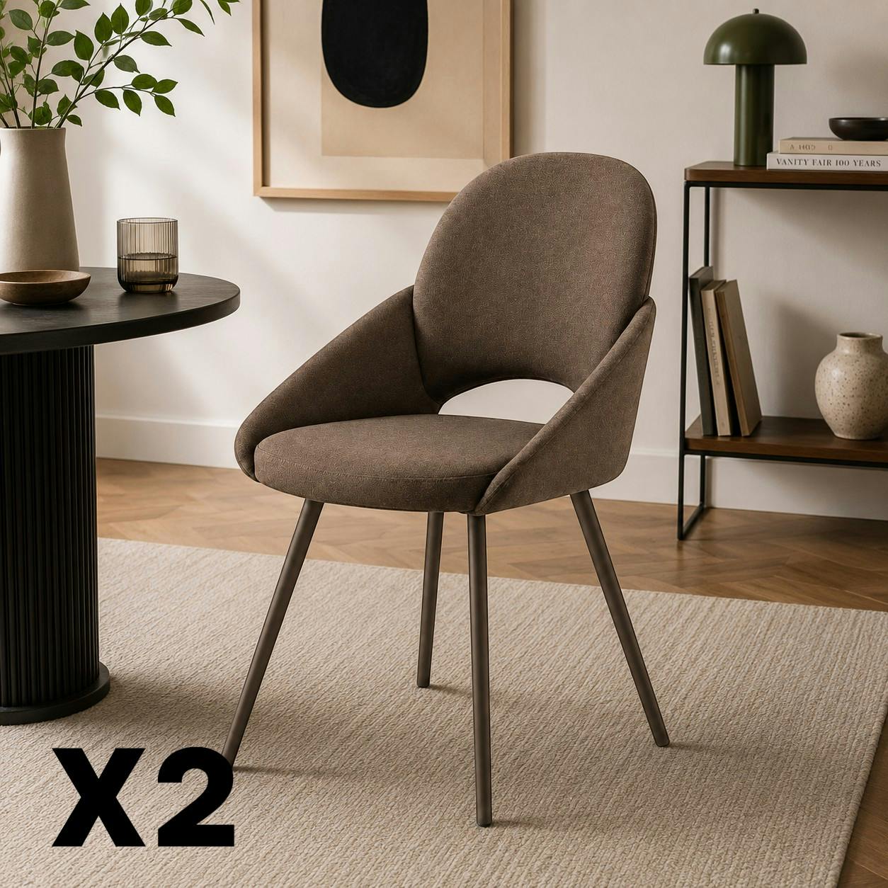 Chaise marron accoudoirs intégrés pieds bronze (x2) AUREN