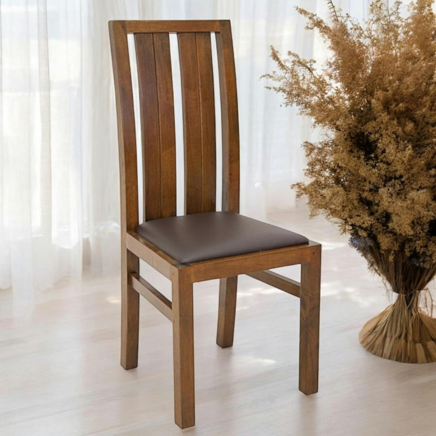 Chaise moderne bois et assise marron ATTAN