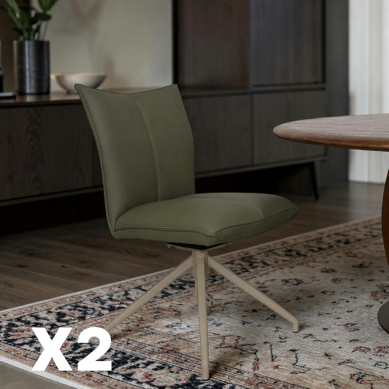 Chaise pivotante cuir vert pied beige (lot de 2) LOMBARDIE