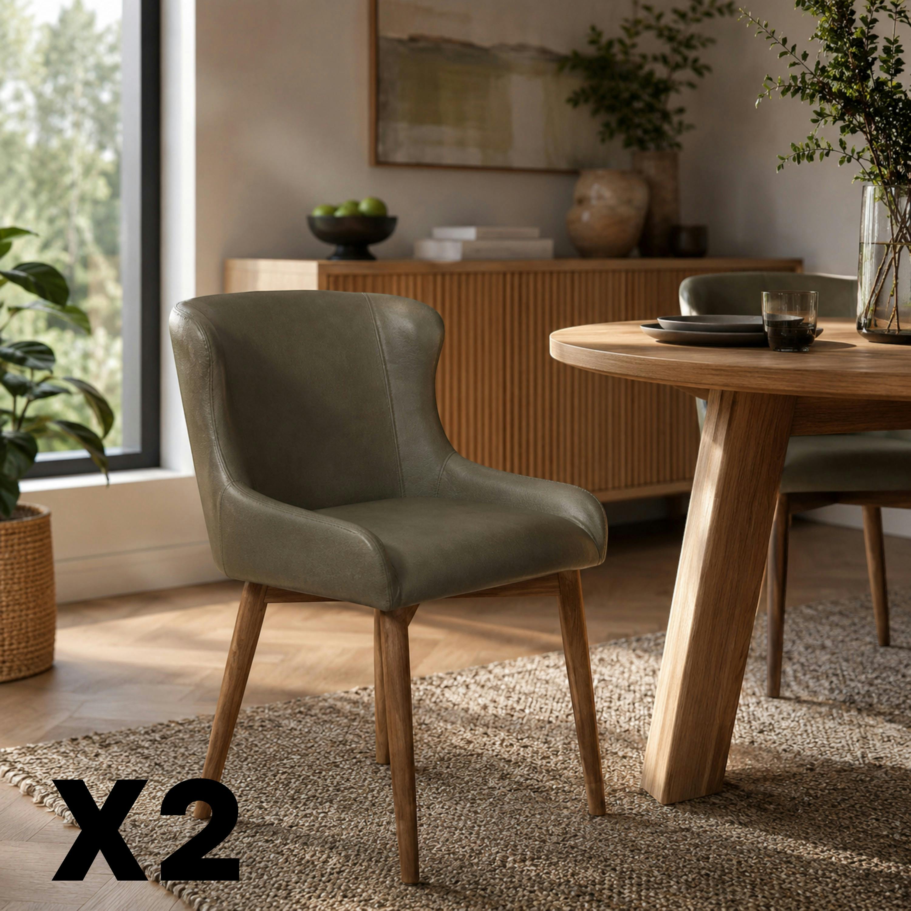 Chaise verte vintage à dossier enveloppant (x2) LARIO