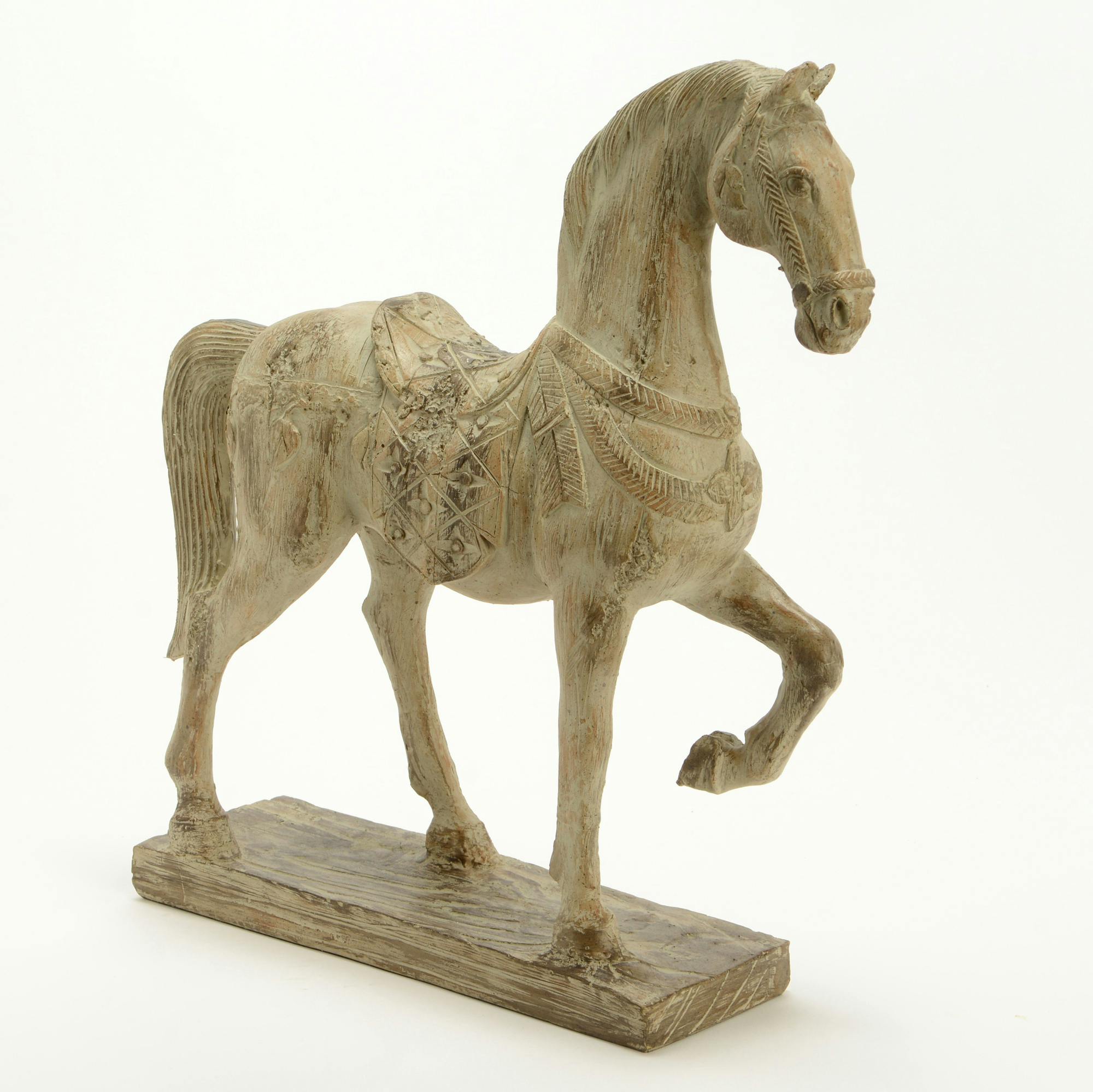 Cheval sur socle effet bois sculpté 38,5cm