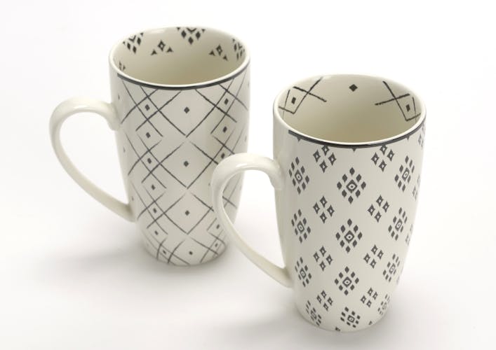 Coffret mug XL porcelaine écrue et noire avec motifs lignes et points, Bols / Mugs / Tasses