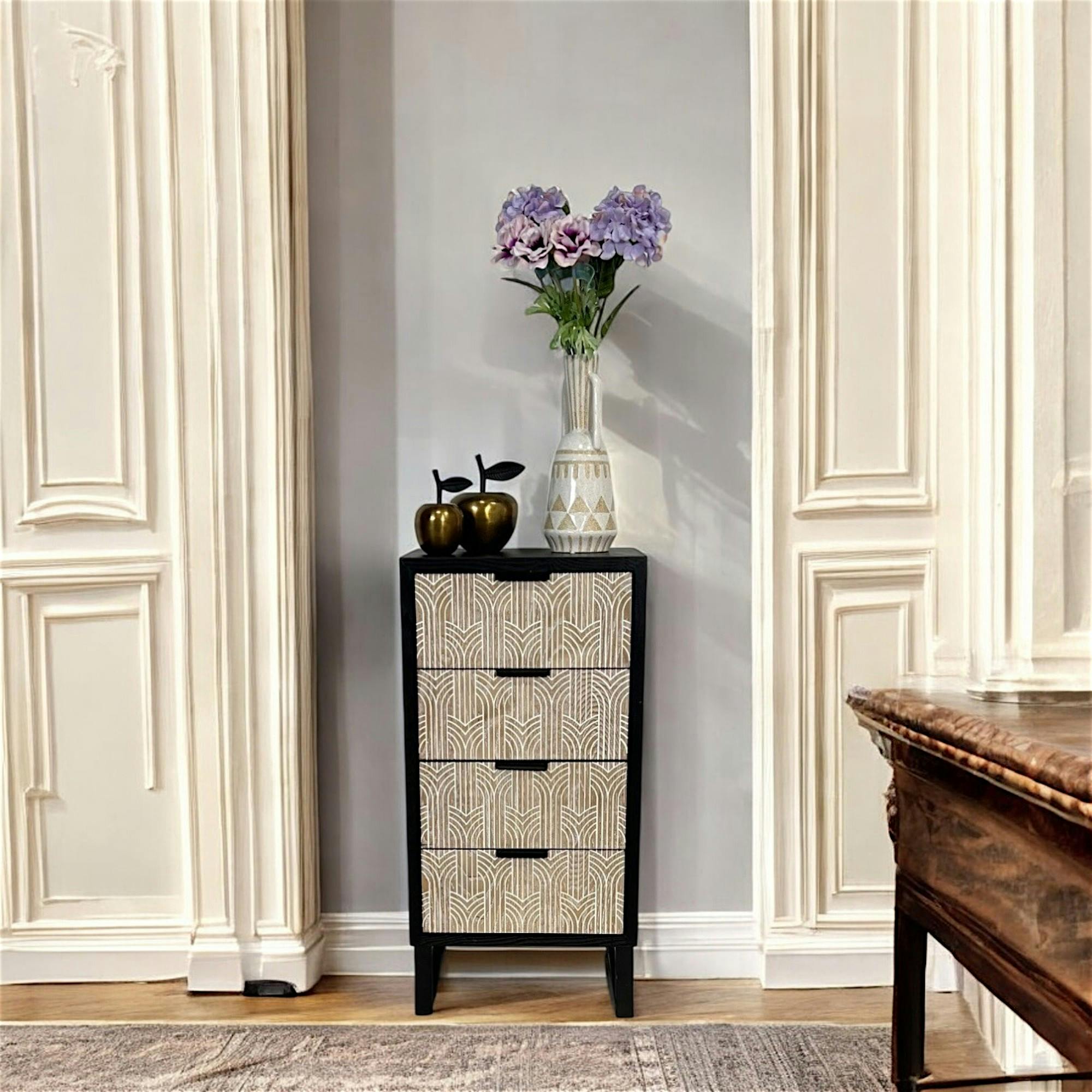 Commode 4 tiroirs bois et métal décor oriental