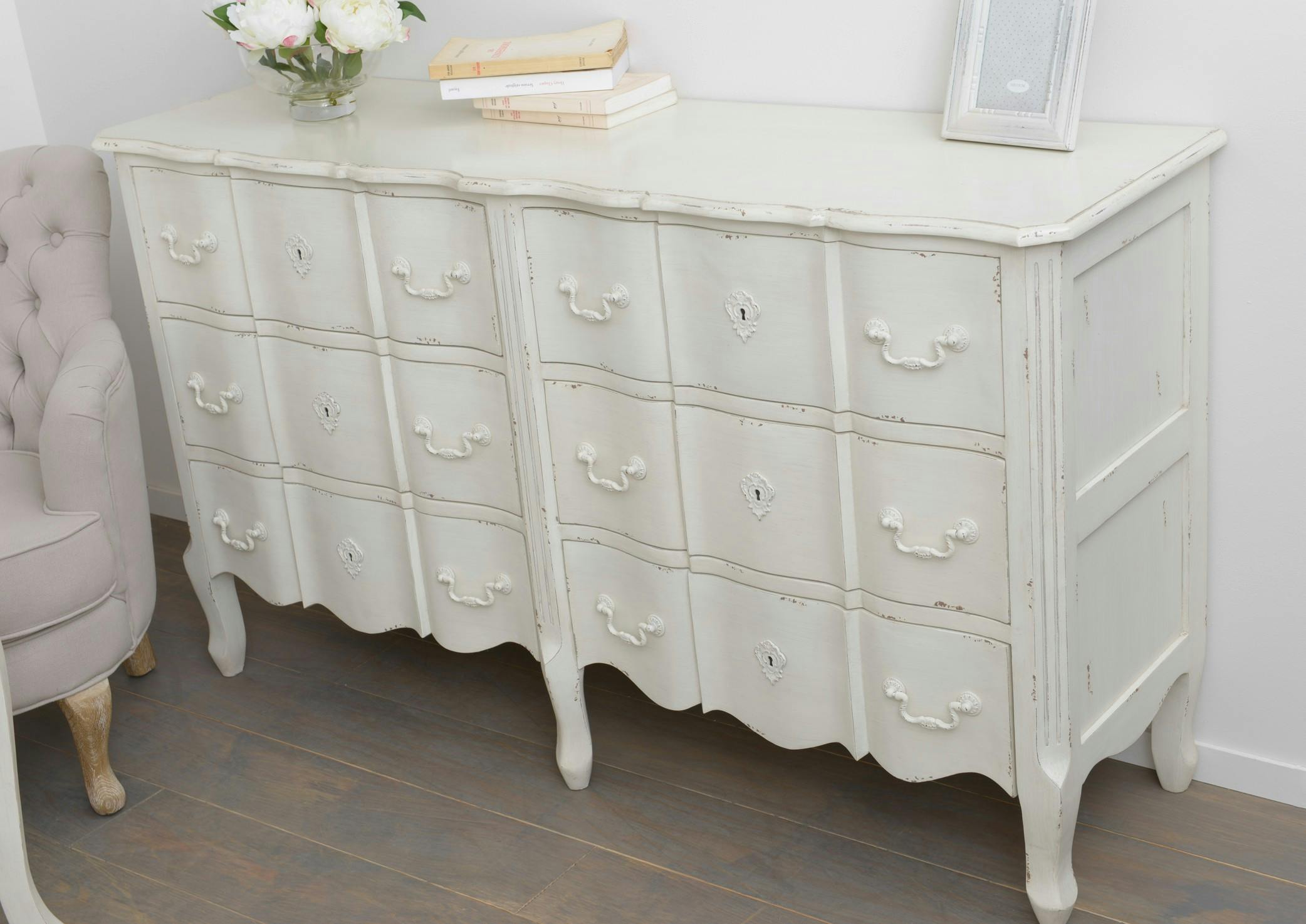 Commode double Romantique 6 pieds HARPE L 140 X P 40 X H 80 Crème Antique vieilli AMADEUS