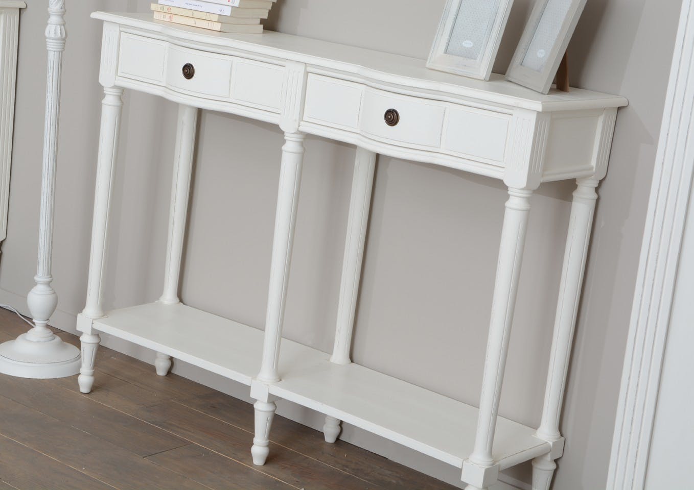 Console Classique Chic 2 tiroirs AGATHE L 120 X P 35 X H 90 Blanc Antique AMADEUS